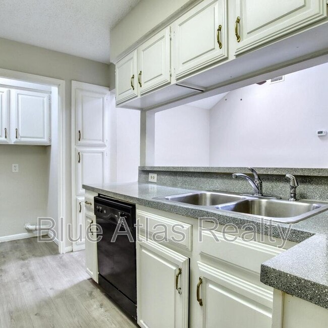 Building Photo - 712 Via Miramonte