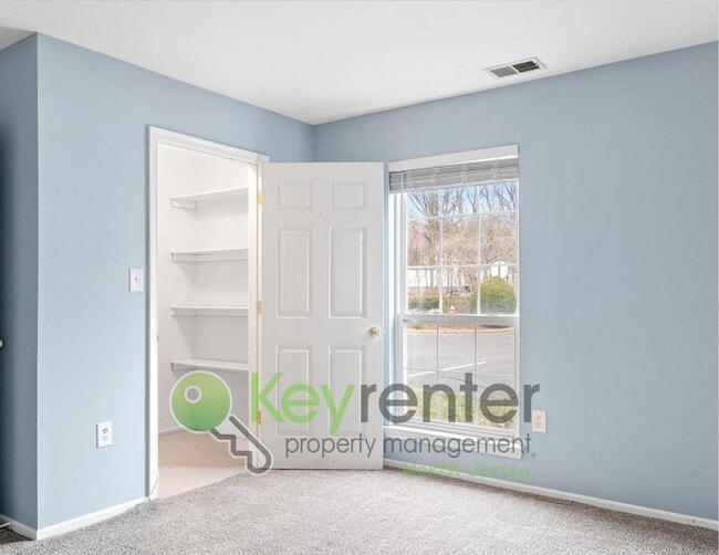 Building Photo - Ground-Floor 2BR/2BA in Desirable Franklin Crossing – Mahwah