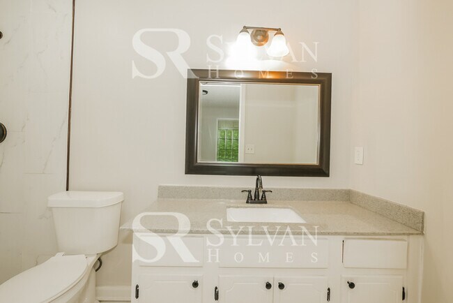Building Photo - Immerse yourself in comfort and convenience