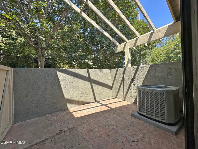 Building Photo - 499 Serento Cir