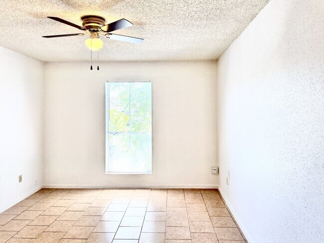 Building Photo - 1516 Bay Area Blvd