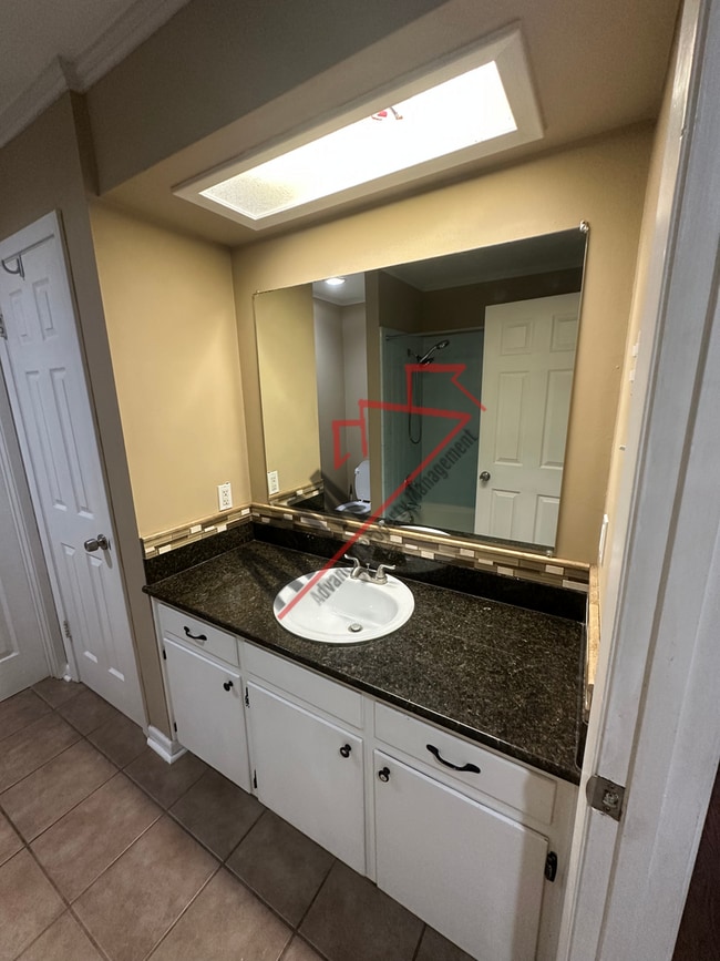 Building Photo - Gorgeous 3 Bedroom House!