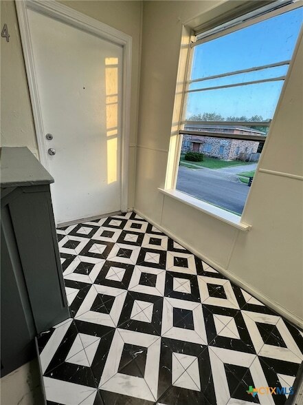 Building Photo - 805 Sissom Rd