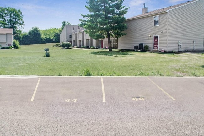 Building Photo - 44 Apple Ln