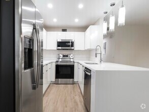 Building Photo - 725 Burgundy P
