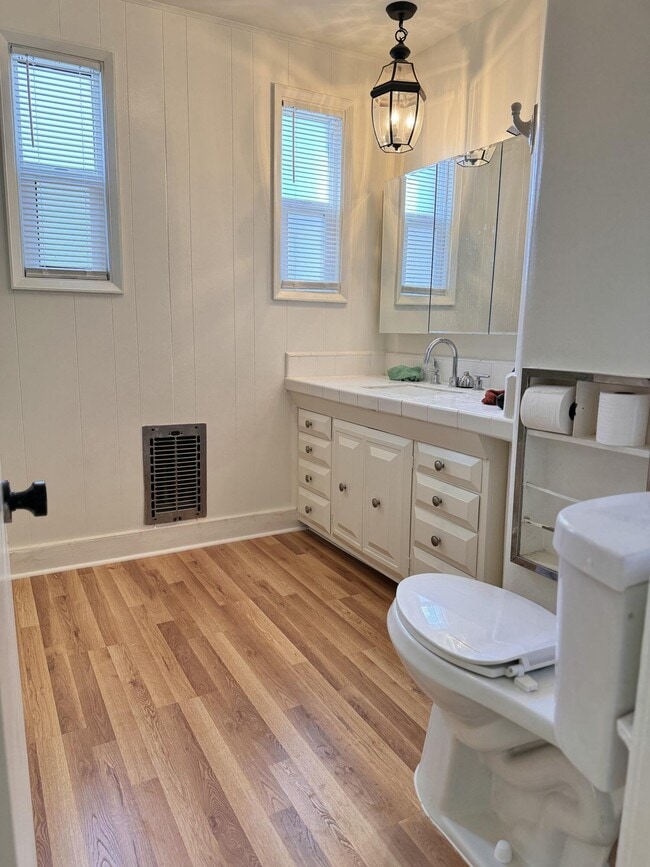 Building Photo - 2779 Lakewood Ave N