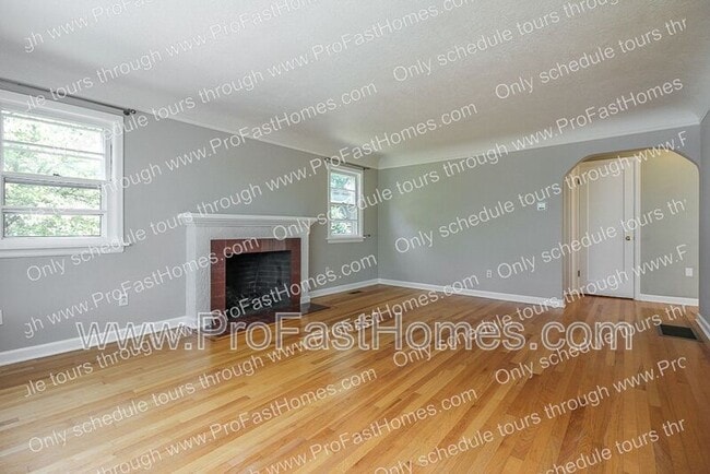 Building Photo - 616 SW Moss St