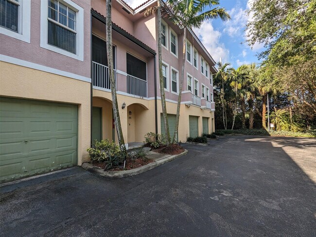 Building Photo - 6966 W Sample Rd