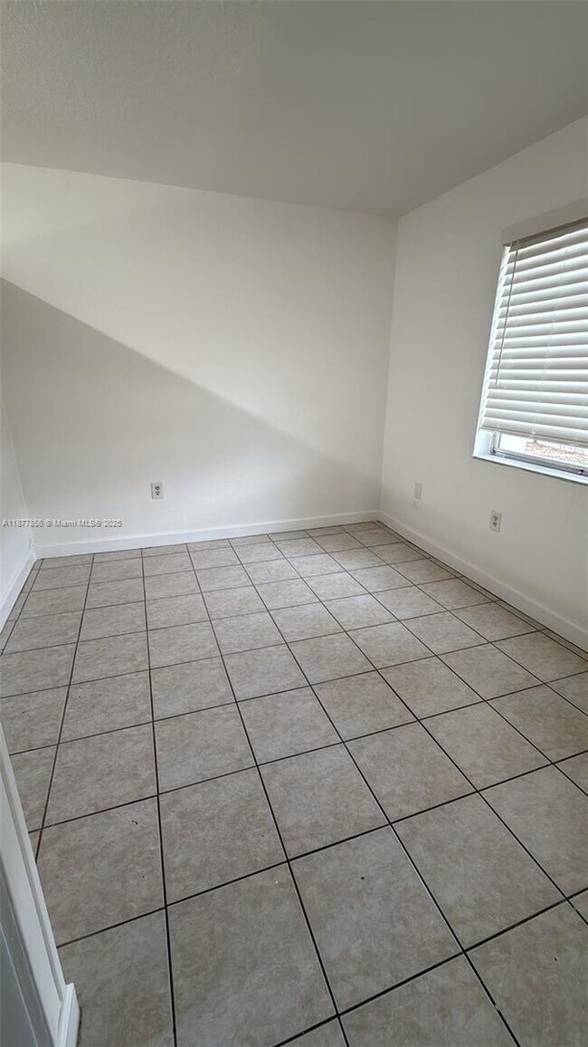 Building Photo - 8075 SW 73rd Ave