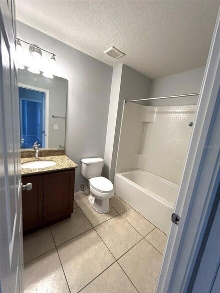 Building Photo - 4714 Chatterton Way
