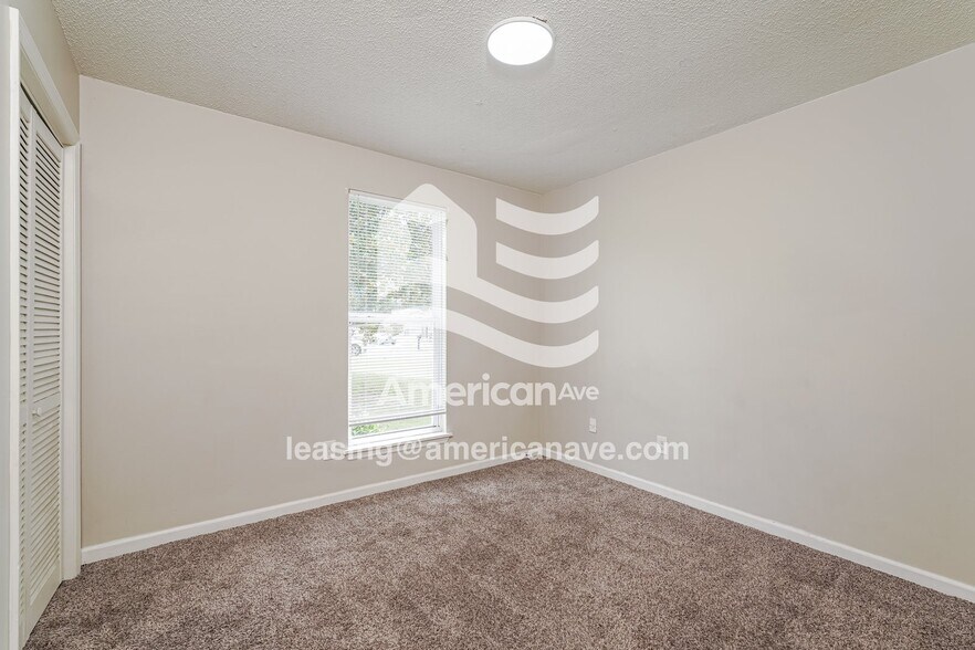 Building Photo - 4227 Cap Chat St