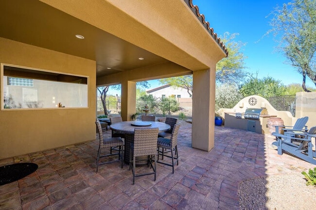 Building Photo - 7410 E Russet Sky Dr