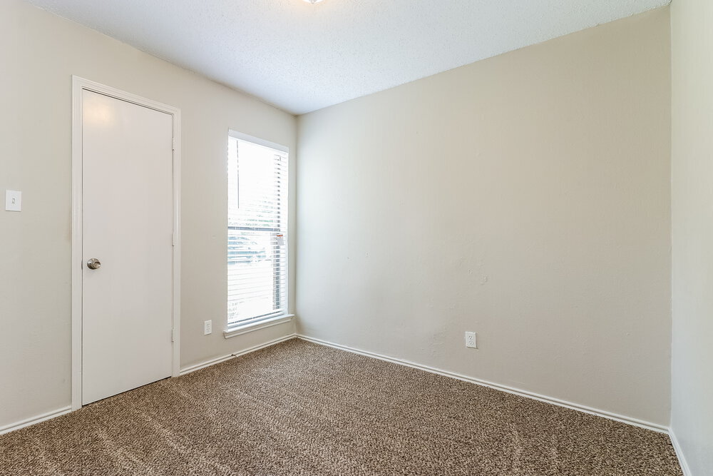 Building Photo - 2618 Butterfield Dr