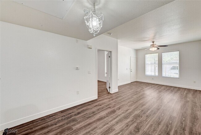 Building Photo - 10550 W Alexander Rd