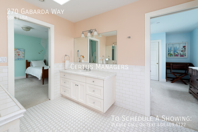 Building Photo - 270 Gabarda Way