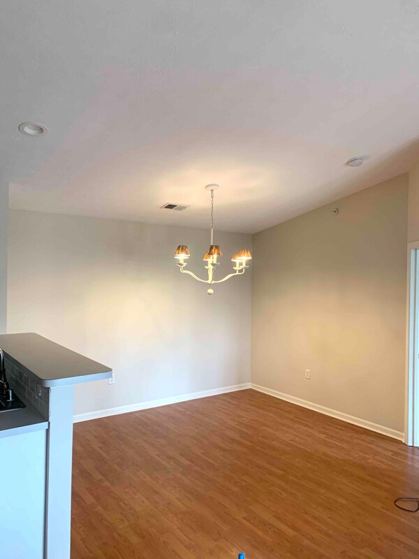 Building Photo - 600 Vincent Way