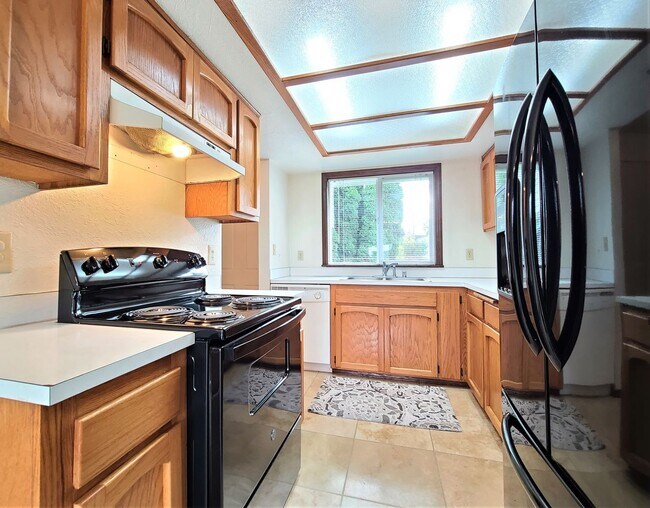 Building Photo - BlyLua