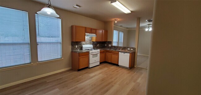 Building Photo - 16331 Woma Ct