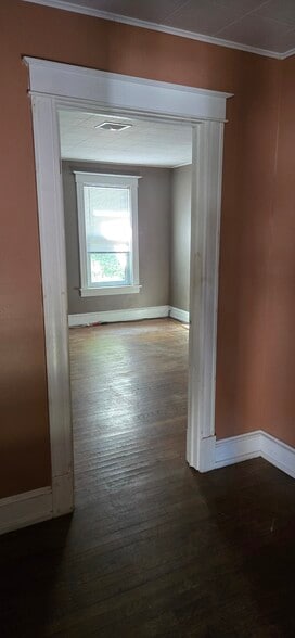 Building Photo - 1307 Cameron Ave