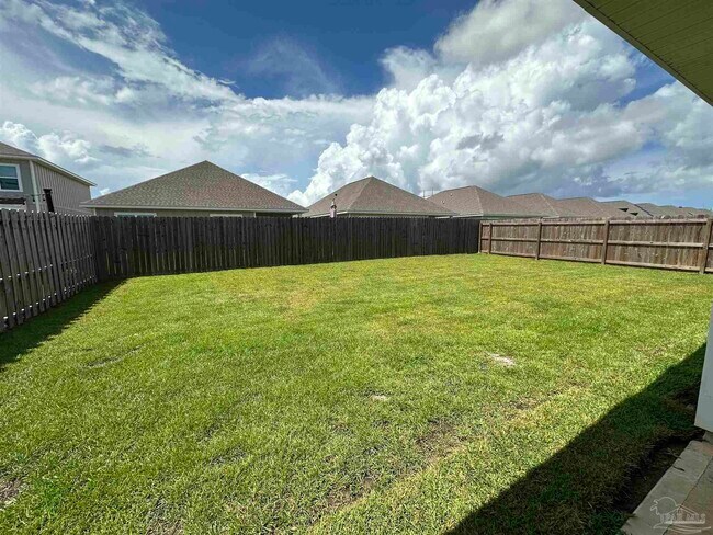 Building Photo - 5911 Laurel Oak Dr