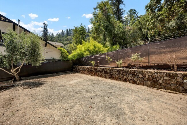 Building Photo - 1303 Foothill Blvd