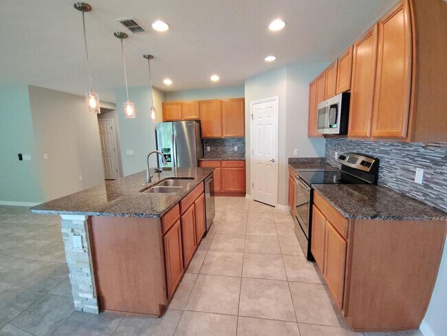 Building Photo - 2213 Waukegan Dr
