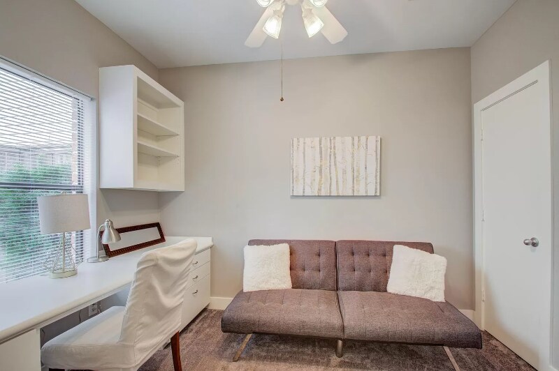 Building Photo - 9705 Riddlewood Ln