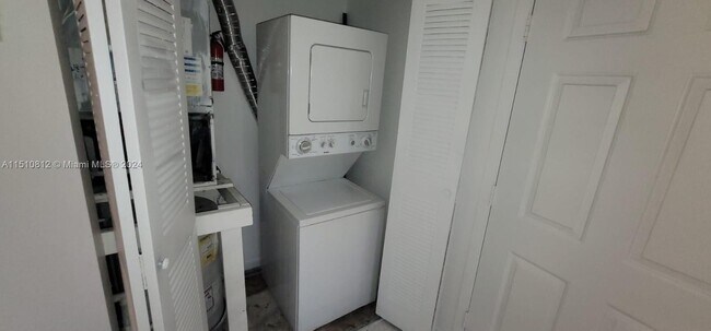 Building Photo - 4351 NW 19th St