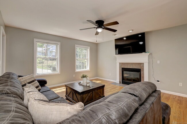 Building Photo - 28 Edgewood Ave