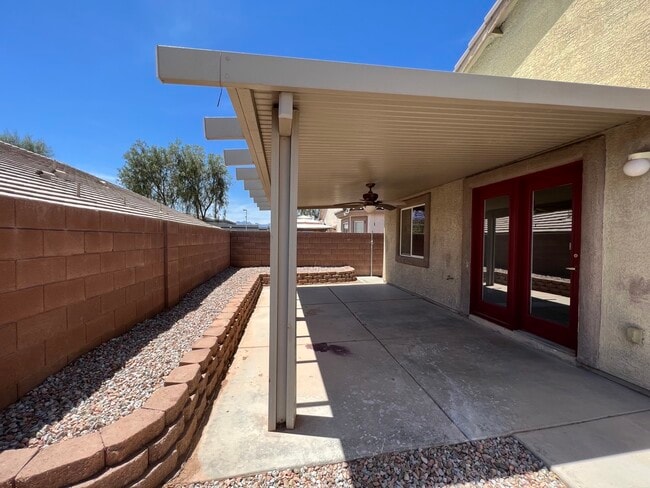 Building Photo - 9 E Verde Way