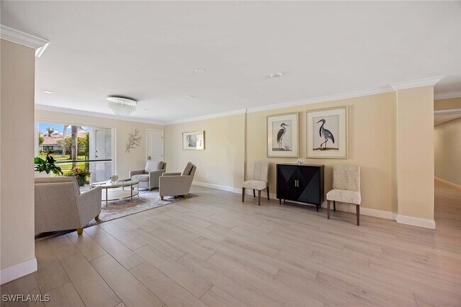 Primary Photo - 555 Park Shore Dr