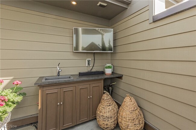 Building Photo - 38 W Orange St