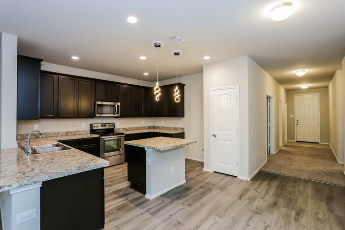 Building Photo - 202 Shetland Ct