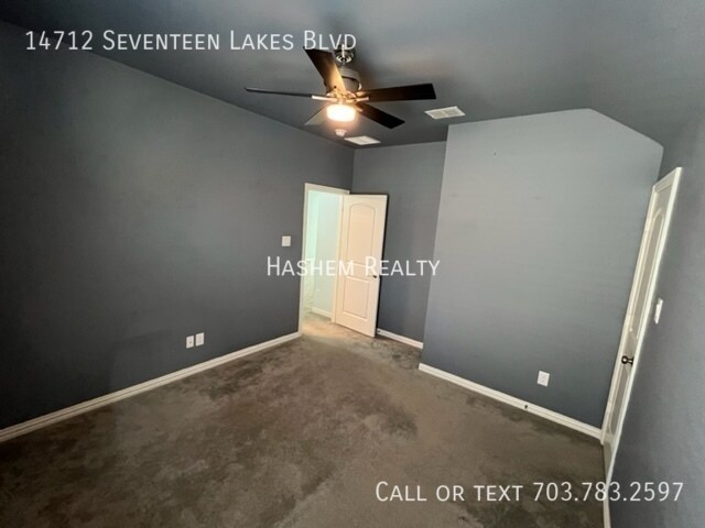 Building Photo - MOVE IN SPECIAL!!!!