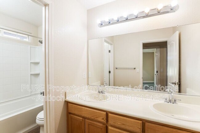 Building Photo - 5208 Rainwood Way