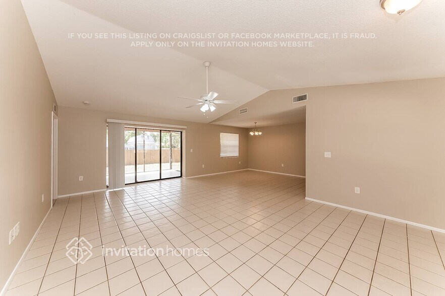 Building Photo - 3240 Maiden Ln