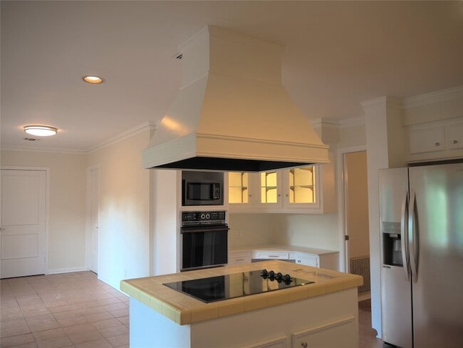 Building Photo - 10319 Raritan Dr