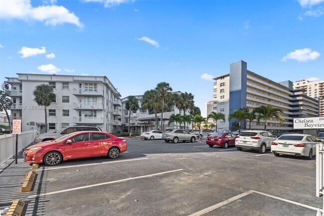 Building Photo - 1913 S Ocean Dr
