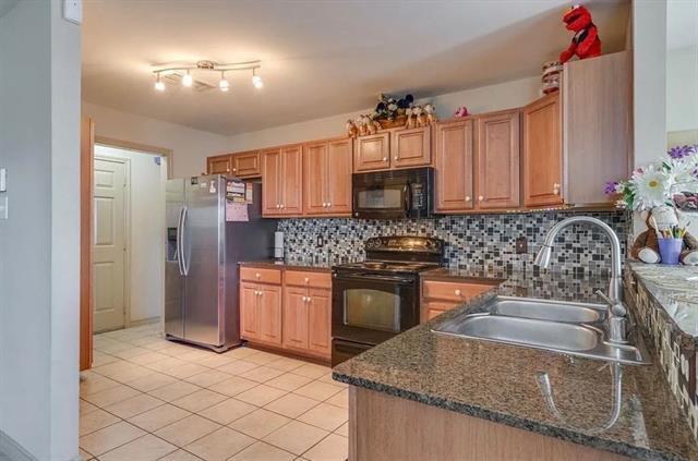 Building Photo - 3900 Fernando Dr