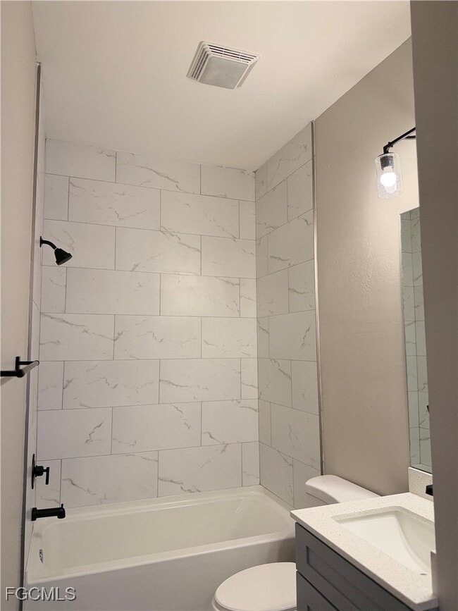 Building Photo - 5205-5207 30th St SW