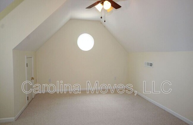 Building Photo - 500 Cliffview Ct