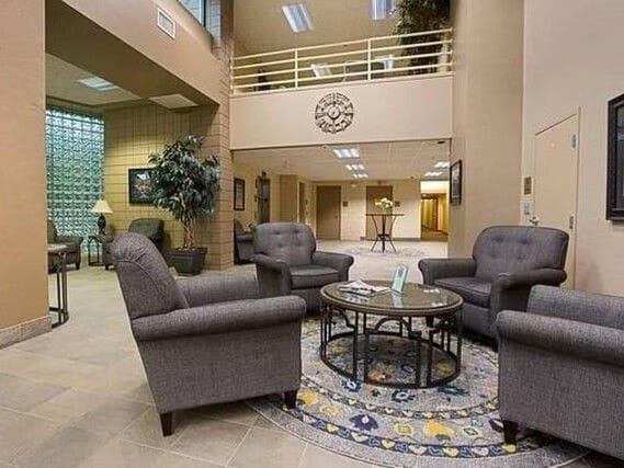 Building Photo - 400 N Richmond St