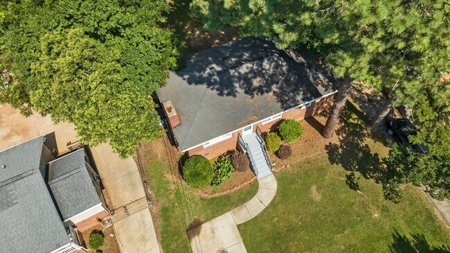 Building Photo - Newly Renovated Ranch Home In SE Raleigh! Pet Friendly!