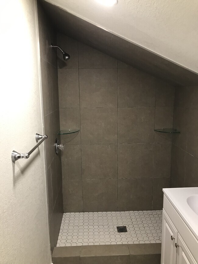 Building Photo - 518 16th St