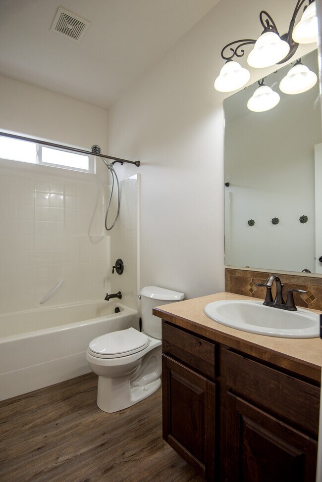 Building Photo - 2743 Spruce Dr