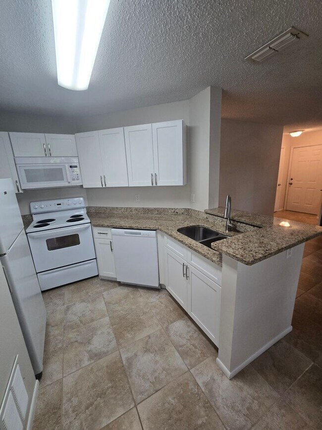 Building Photo - 2577 Grassy Point Dr