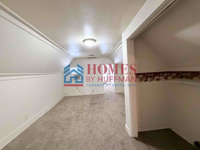 Building Photo - 202 E Missouri St