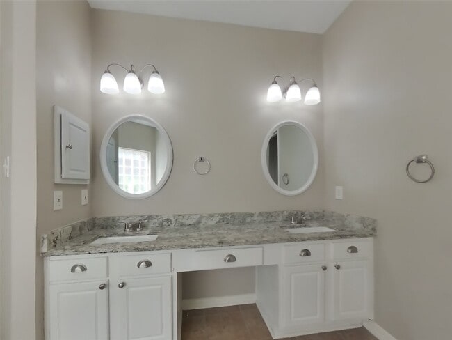 Building Photo - 2311 Daneswood Ct