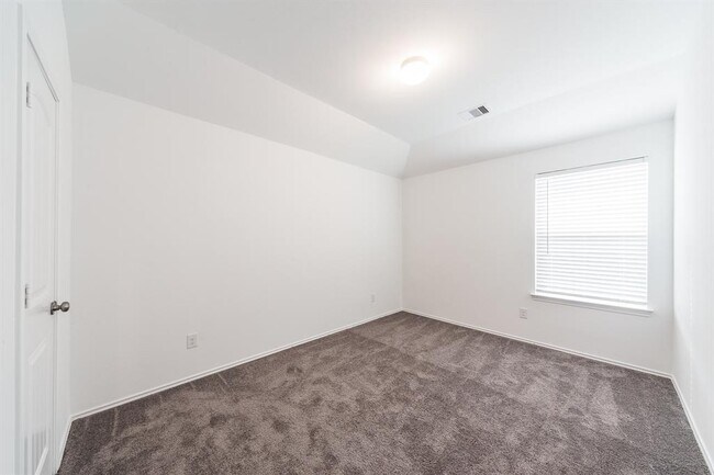 Building Photo - 26047 Steele Flower Dr