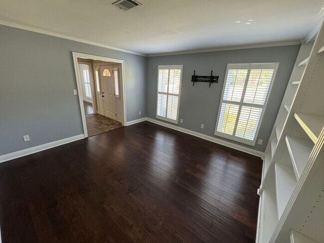 Building Photo - Pensacola - Inverness - 3 bedroom, 2 bathroom